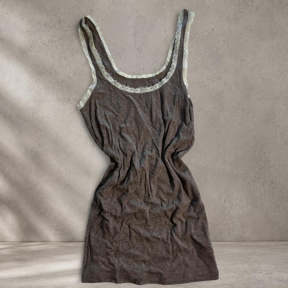 Y2K Gap brown lace tank top with white lace trim